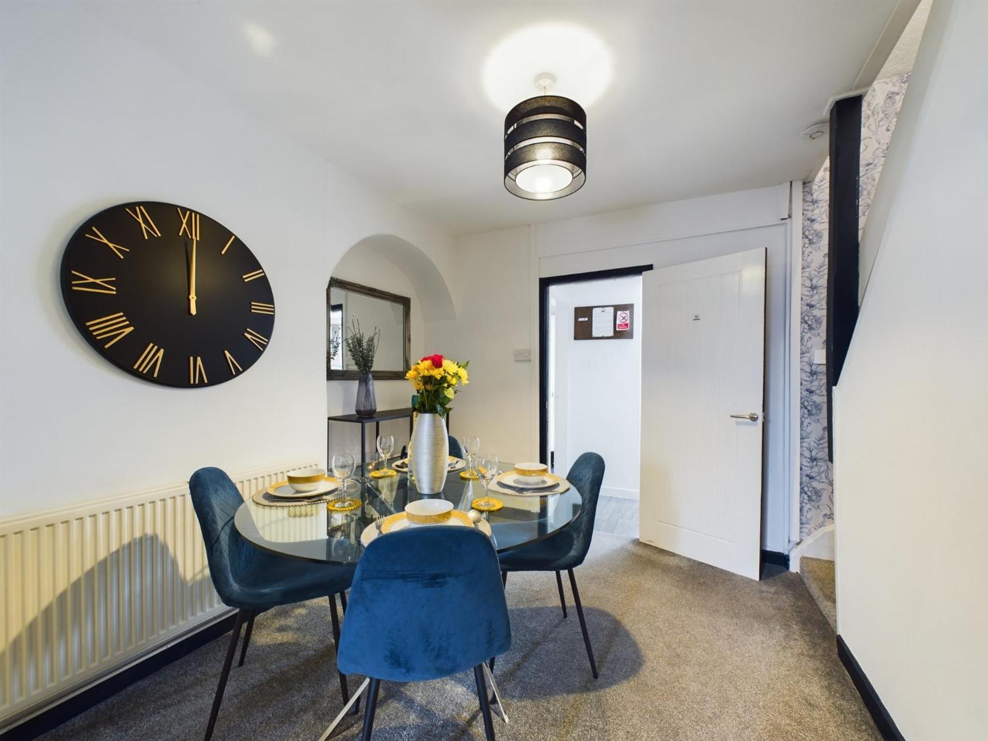 Charming Apartments - Cosy Retreat - Short Drive To City Centre - Free Parking Liverpool Exterior foto